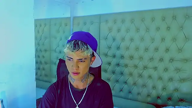 HannibalLester online show from December 16, 2:36 am