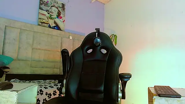 HannibalLester online show from September 20, 4:56 am