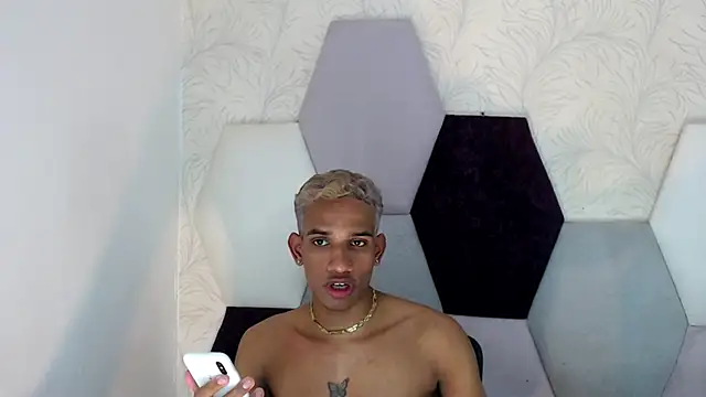 AbrahanBratz online show from January 11, 10:29 pm