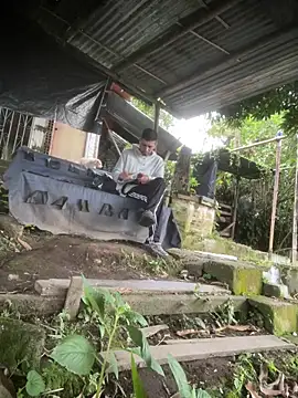 Jestebanano online show from March 18, 12:30 pm