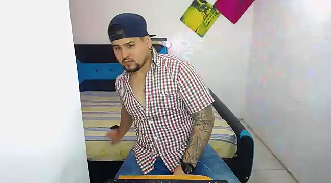 pitbullveryhot online show from March 16, 3:14 am