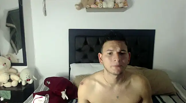 Latin Boy24 online show from February 23, 7:03 pm
