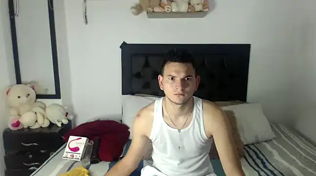 Latin Boy24 online show from February 25, 7:14 pm