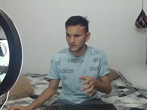 Latin Boy24 online show from October 13, 4:24 pm