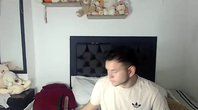 Latin Boy24 online show from February 28, 12:21 am