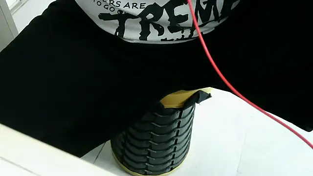 XiaoGuoGuo284512 online show from December 23, 1:47 am