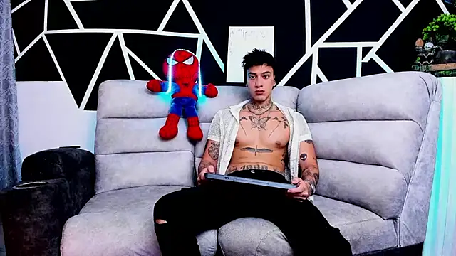 JUSTIN FULLER1 online show from March 19, 2:57 pm