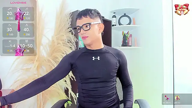 Snapshot of ander_deimond_ chatting on December 5, 1:38 pm ander deimond  online show from December 5, 1:38 pm