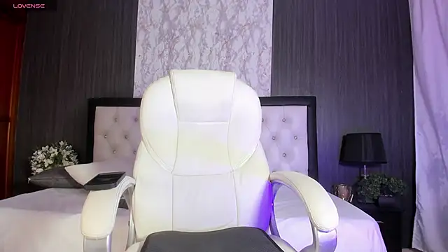 Snapshot of ander_deimond_ chatting on January 31, 2:07 pm ander deimond  online show from January 31, 2:07 pm