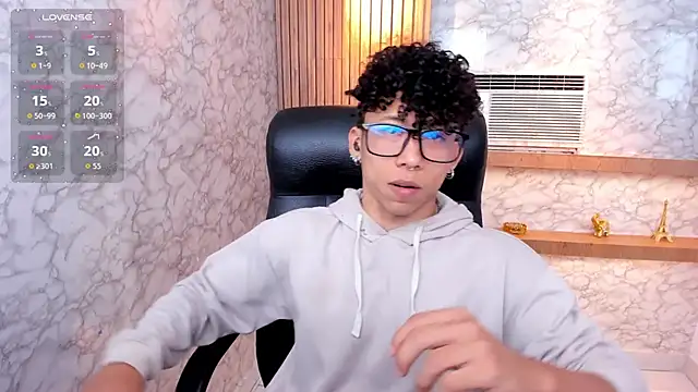 AkazaBoy  online show from September 12, 8:31 pm