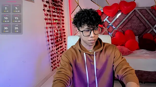 AkazaBoy  online show from February 19, 4:44 am