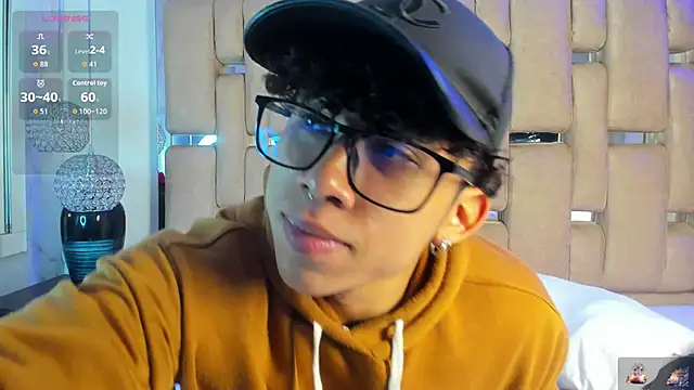 AkazaBoy  online show from November 22, 4:34 am