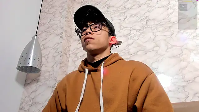 AkazaBoy  online show from April 11, 5:14 am