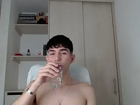 Snapshot of Andy_hot19 chatting on September 19, 4:13 am Andy hot19 online show from September 19, 4:13 am
