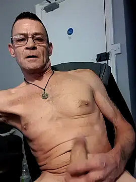 longlover-69 online show from December 2, 6:44 pm