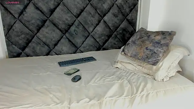 Latrellx7 online show from September 11, 4:00 am