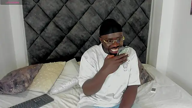 Latrellx7 online show from September 23, 3:39 am