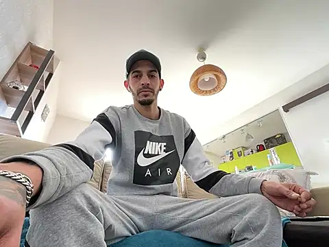 Rebeu313 online show from February 16, 10:54 am