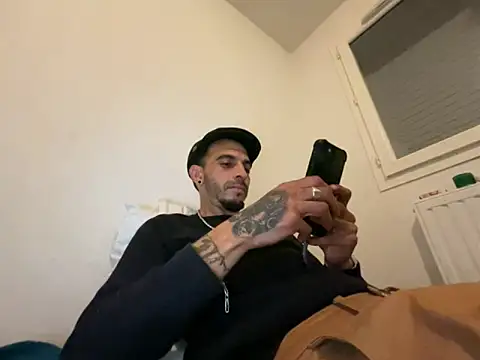 Rebeu313 online show from October 13, 9:32 pm