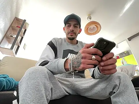 Rebeu313 online show from February 15, 1:38 pm