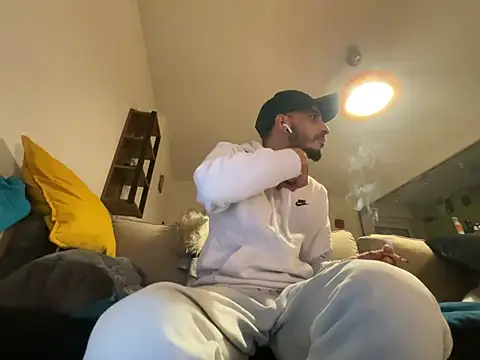 Rebeu313 online show from January 16, 11:59 pm