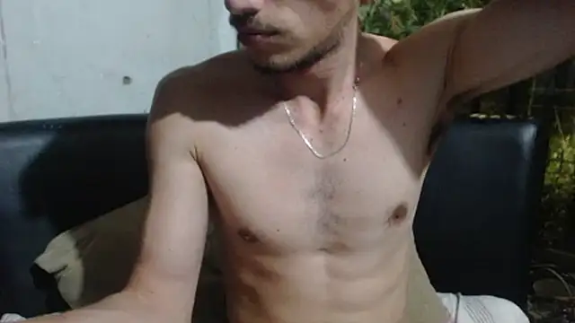 roystonee01 online show from November 15, 3:19 am