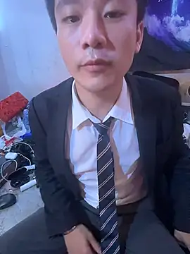 ex199212 online show from June 25, 5:39 pm