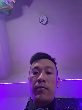ex199212 online show from July 1, 7:14 pm