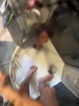 lescro95  online show from April 3, 8:44 am