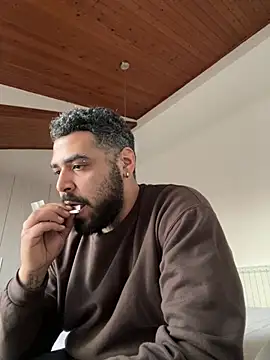 Dikkiduohottt online show from February 18, 4:04 pm