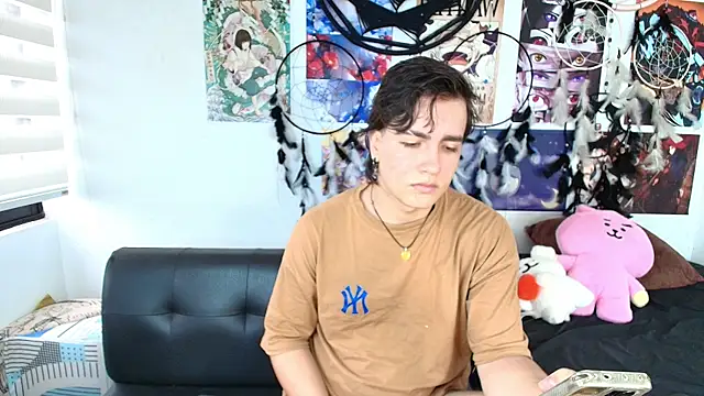 lukashollow  online show from October 10, 2:11 pm