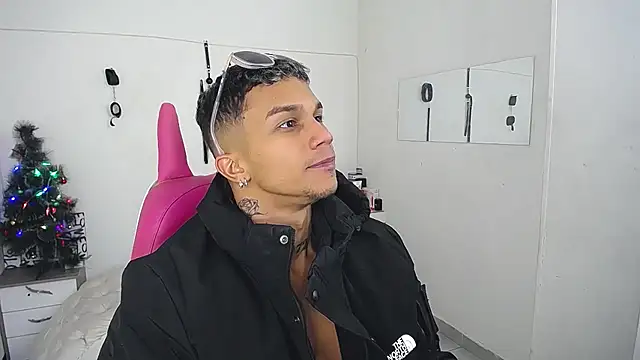 Leonard Price online show from December 3, 2:34 pm