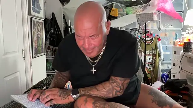 joeytatts66 online show from September 28, 2:20 am