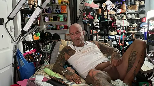 joeytatts66 online show from July 18, 3:24 am