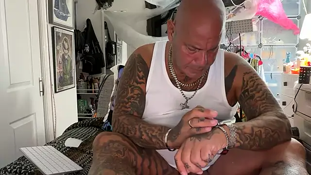 joeytatts66 online show from September 30, 3:02 am