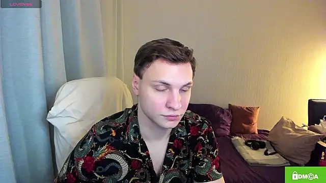 handsome guy01 online show from March 20, 4:05 am