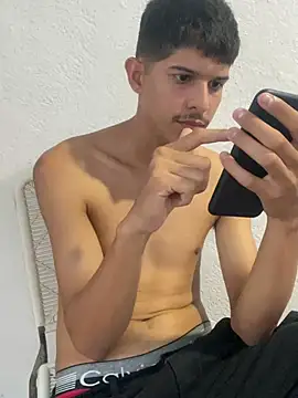 LiamGadiell online show from April 5, 10:39 pm