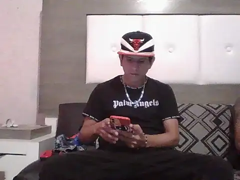 oiram27 online show from November 3, 9:38 pm