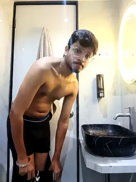 skinnyyyyyyyyy online show from April 17, 4:26 am