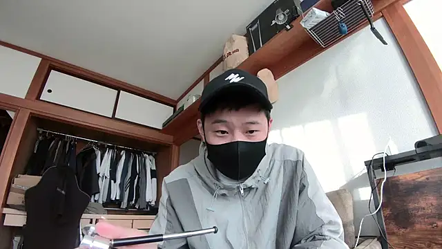 Snapshot of tuki_fu chatting on December 7, 5:15 am tuki fu online show from December 7, 5:15 am