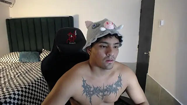 man dur07 online show from October 31, 10:57 pm