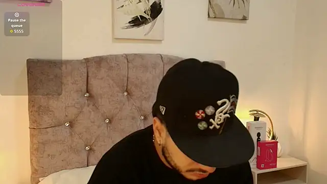 Amadeo Wild online show from April 17, 4:04 am