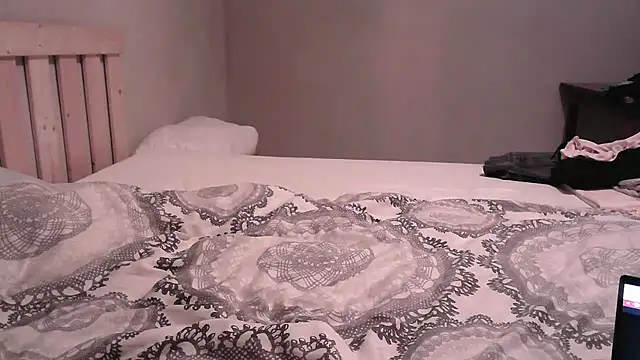 33  Max online show from December 28, 8:36 pm