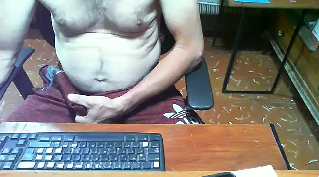 Snapshot of Roberto3102 chatting on January 25, 6:57 pm Roberto3102 online show from January 25, 6:57 pm