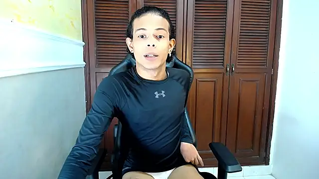 Snapshot of rose_Skinny_ chatting on October 7, 12:37 am rose Skinny  online show from October 7, 12:37 am