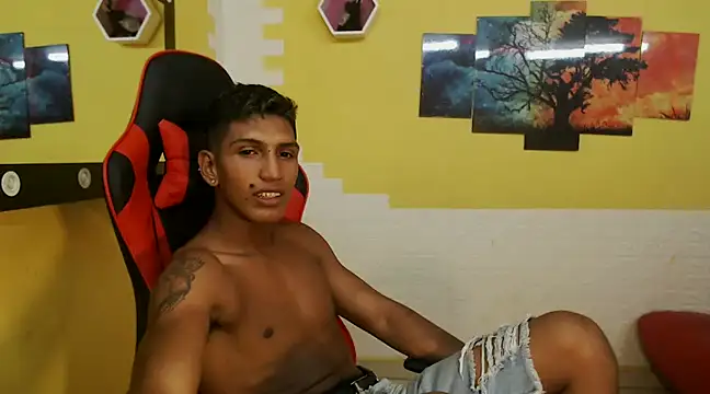 mau elixxx online show from December 11, 4:30 am