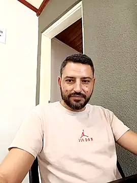 P4uzud4O online show from March 29, 1:33 pm