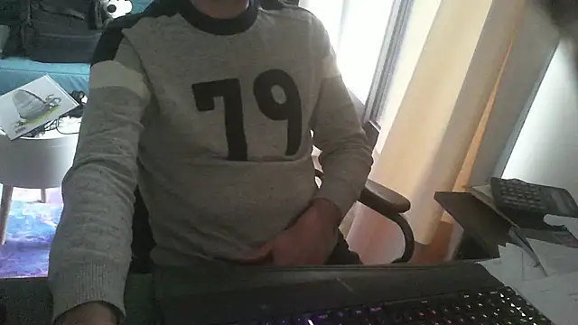 shyfrenchcock1 online show from February 8, 3:31 pm