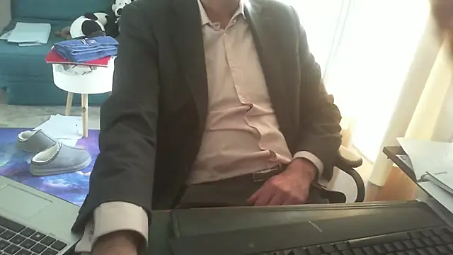 shyfrenchcock1 online show from March 3, 7:39 am