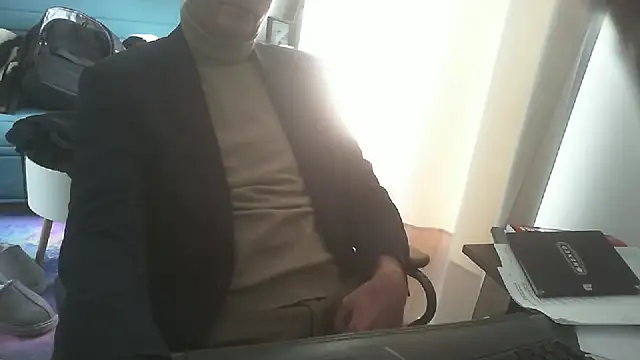 shyfrenchcock1 online show from March 18, 12:39 pm